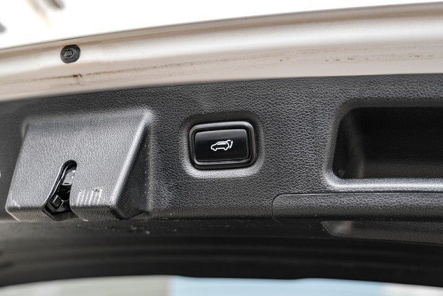 Hyundai Santa Fe Vehicle Main Gallery Image 52