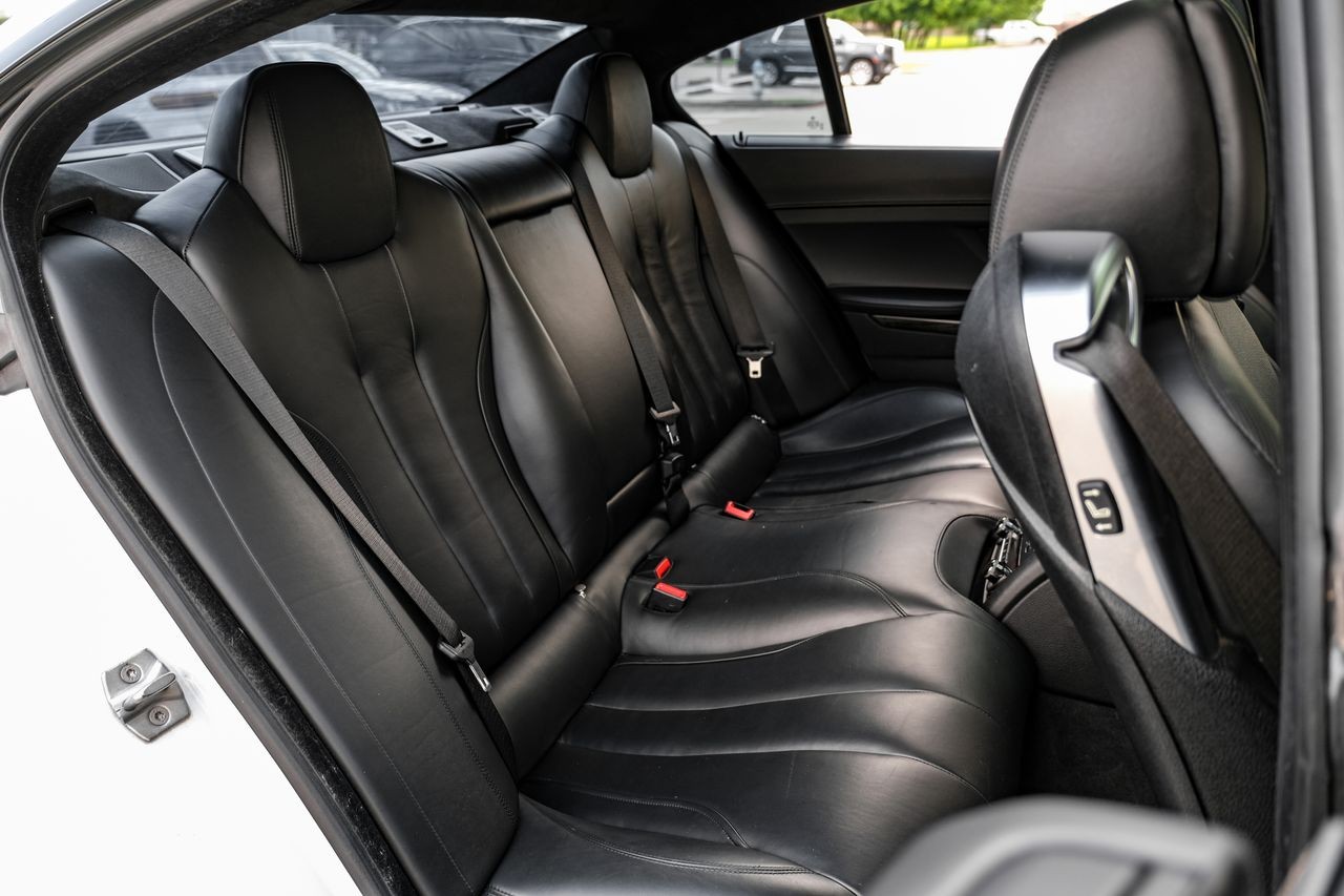 BMW 6 Series Vehicle Main Gallery Image 38