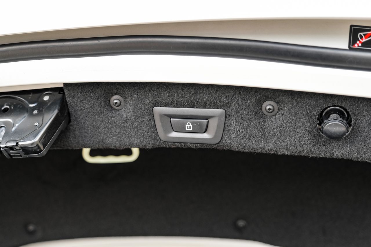 BMW 6 Series Vehicle Main Gallery Image 55