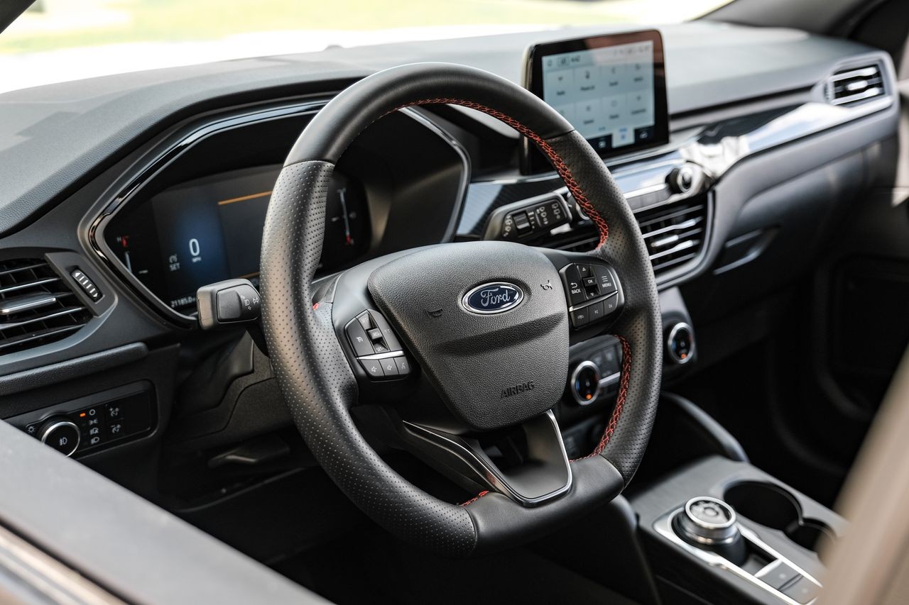 Ford Escape Vehicle Main Gallery Image 14
