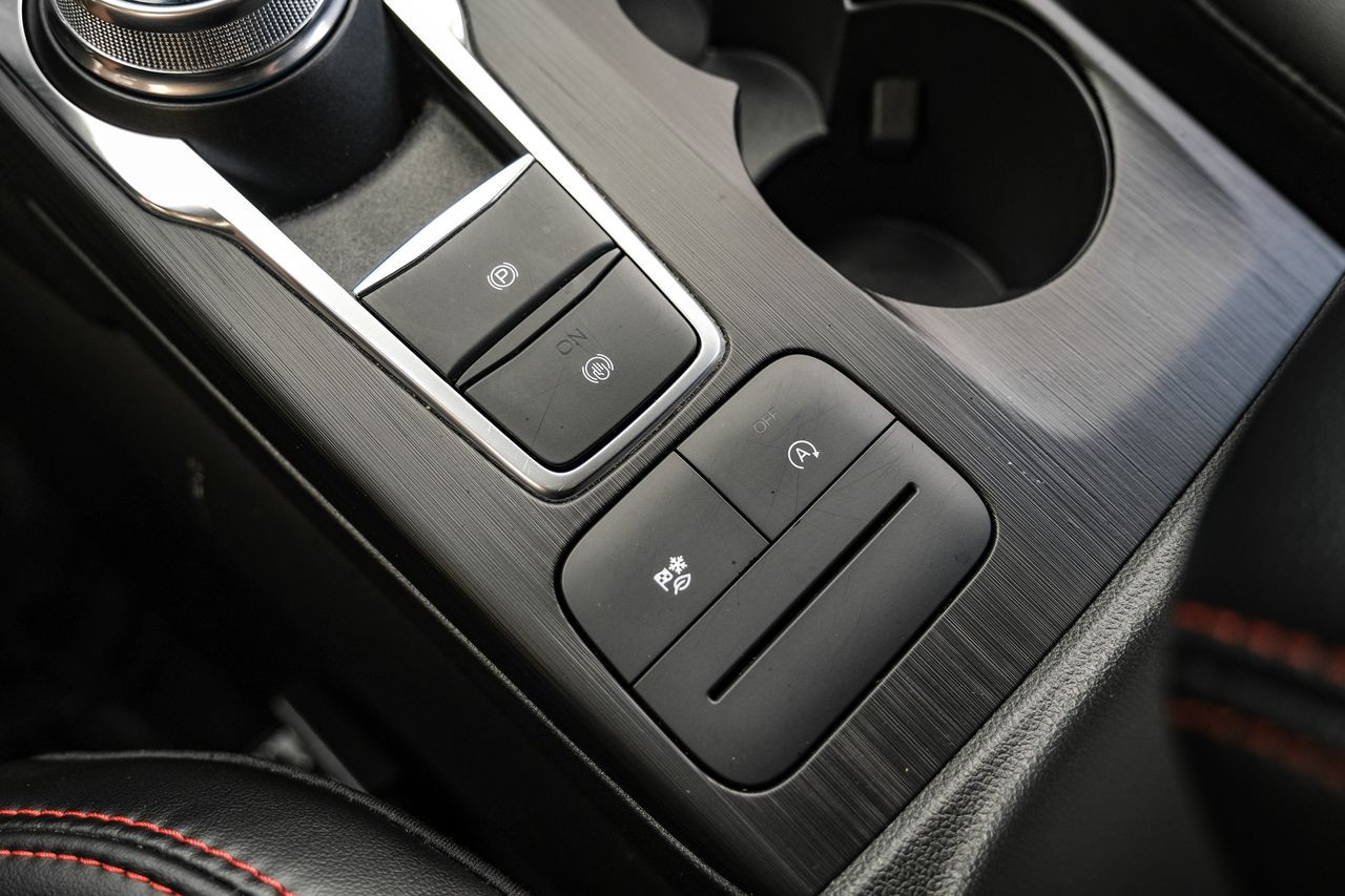 Ford Escape Vehicle Main Gallery Image 23