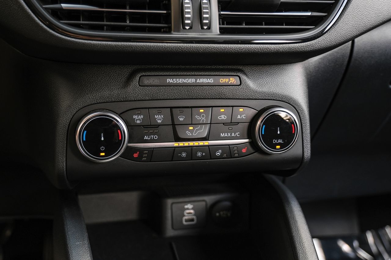 Ford Escape Vehicle Main Gallery Image 24