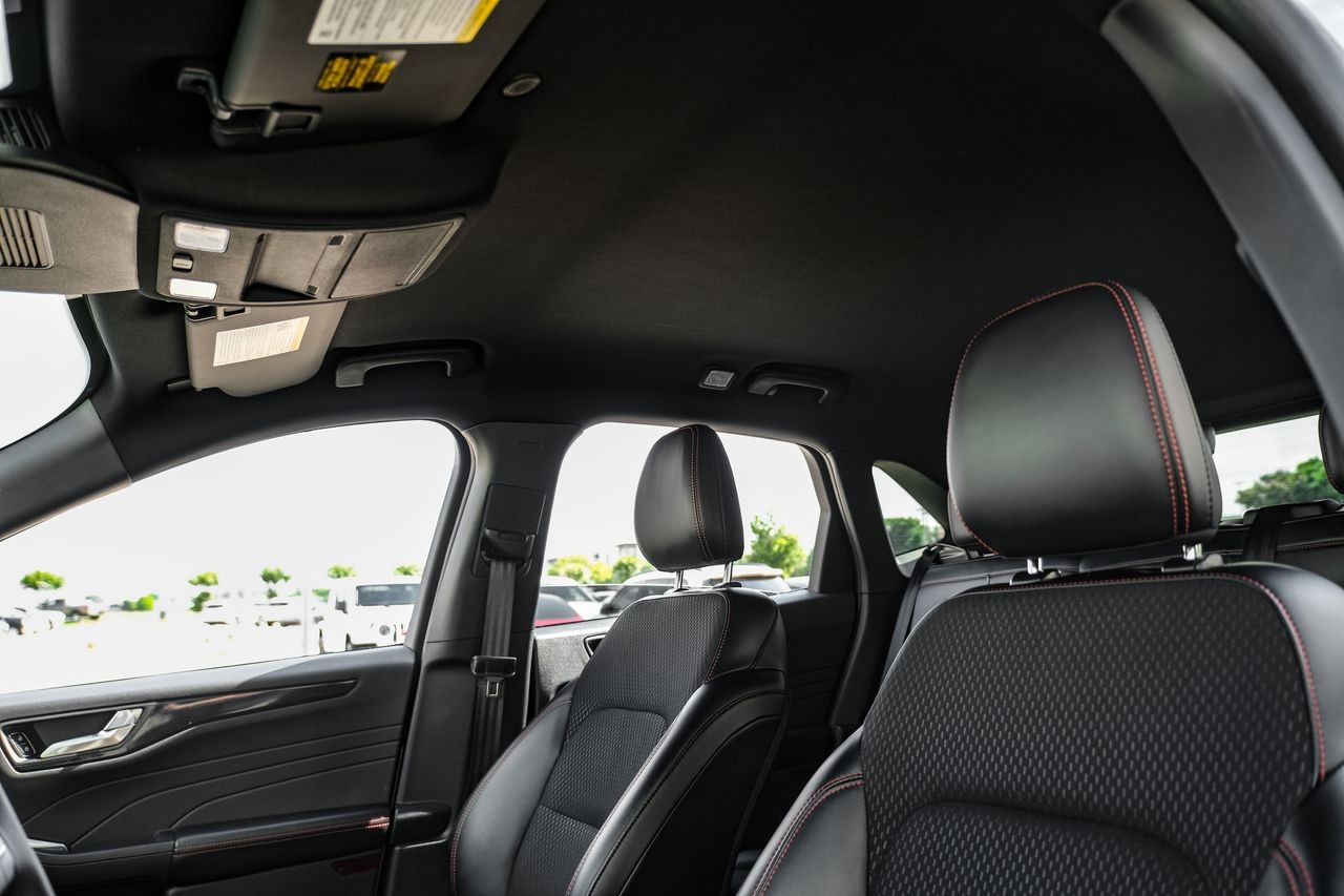 Ford Escape Vehicle Main Gallery Image 28