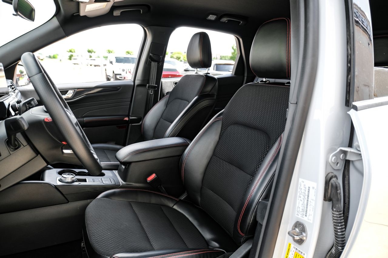 Ford Escape Vehicle Main Gallery Image 29