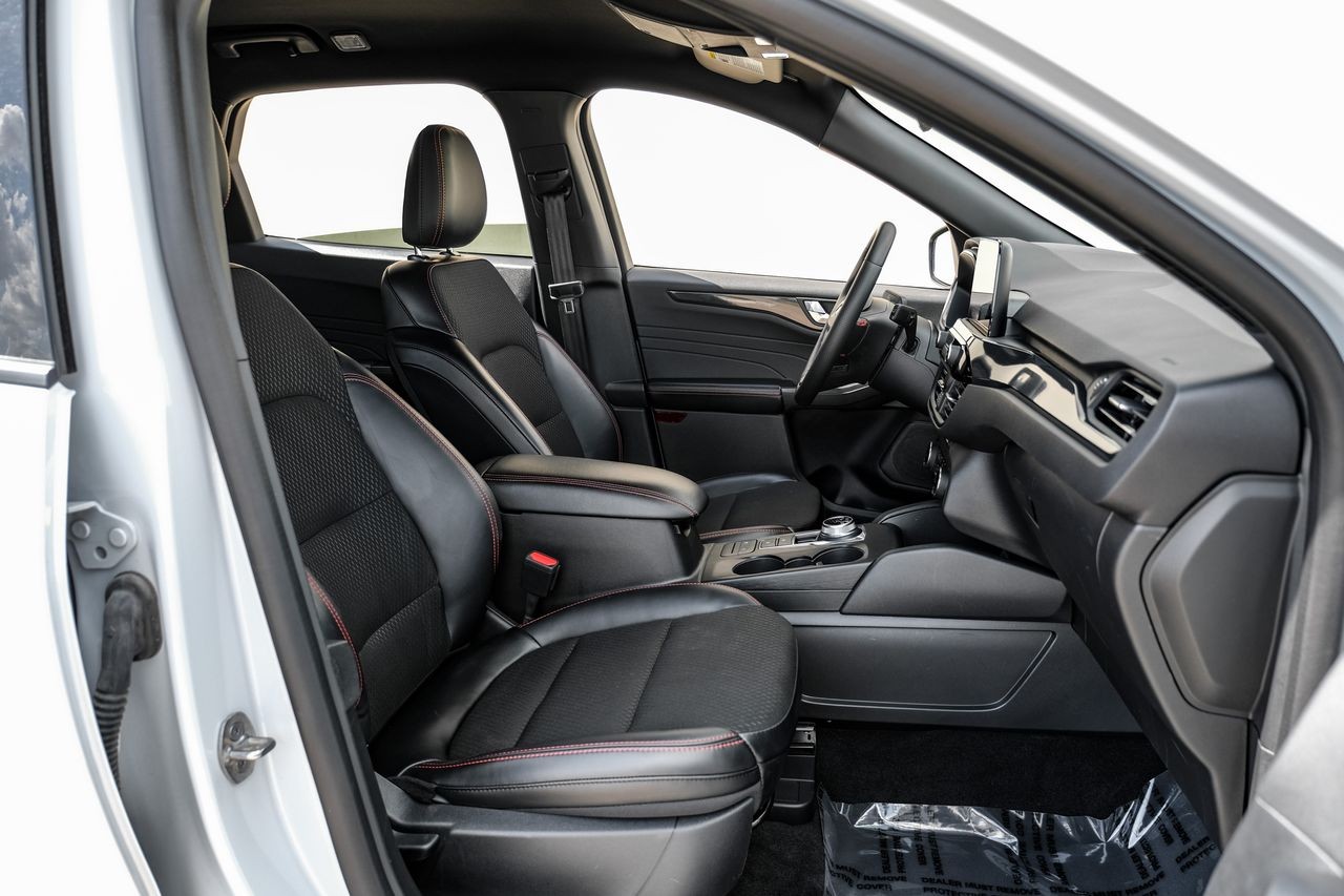 Ford Escape Vehicle Main Gallery Image 30