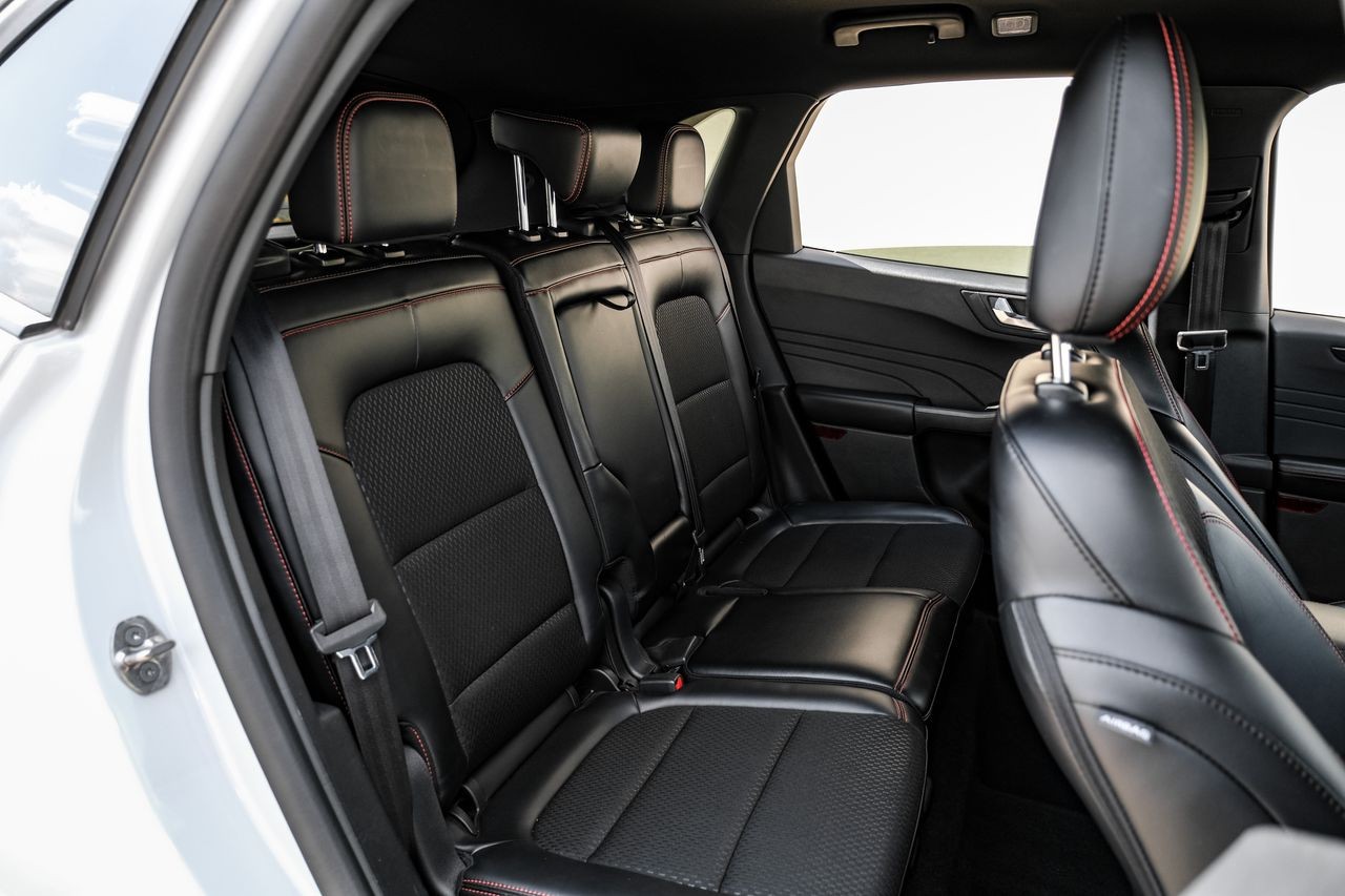 Ford Escape Vehicle Main Gallery Image 32
