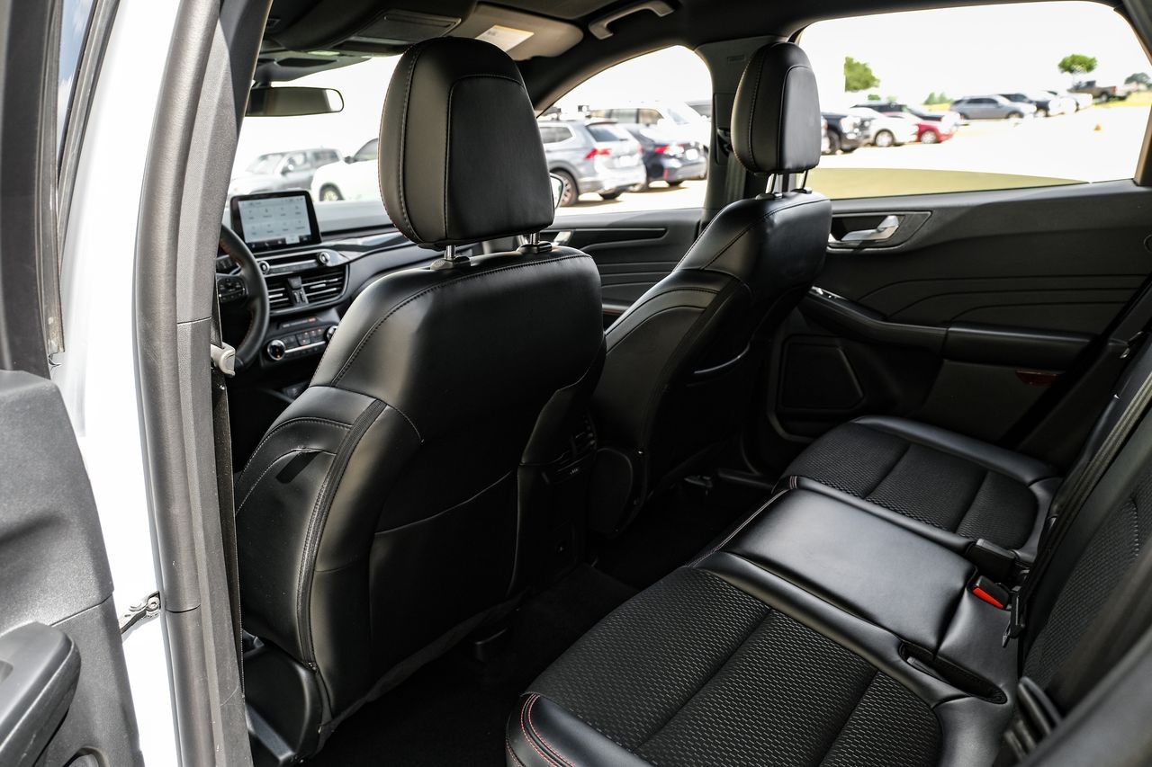 Ford Escape Vehicle Main Gallery Image 34