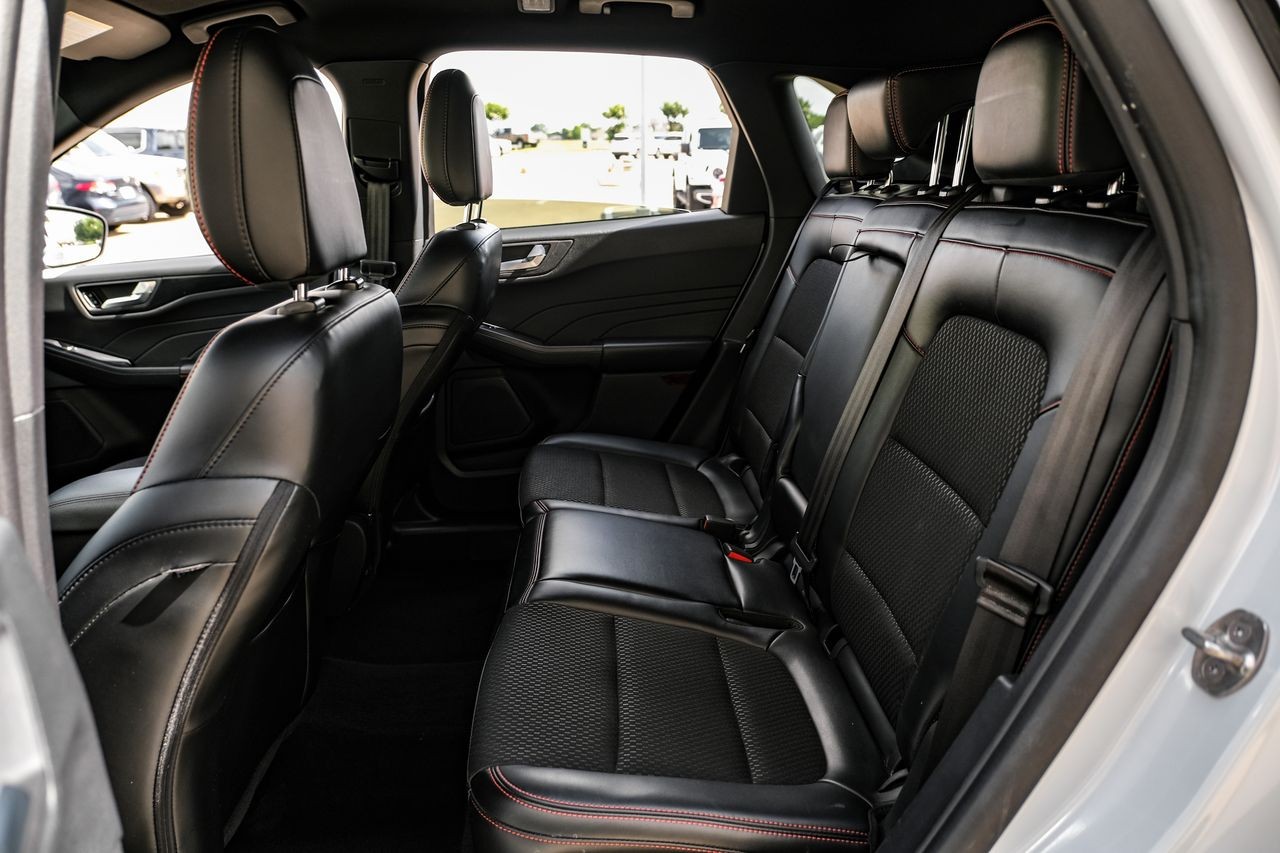 Ford Escape Vehicle Main Gallery Image 35