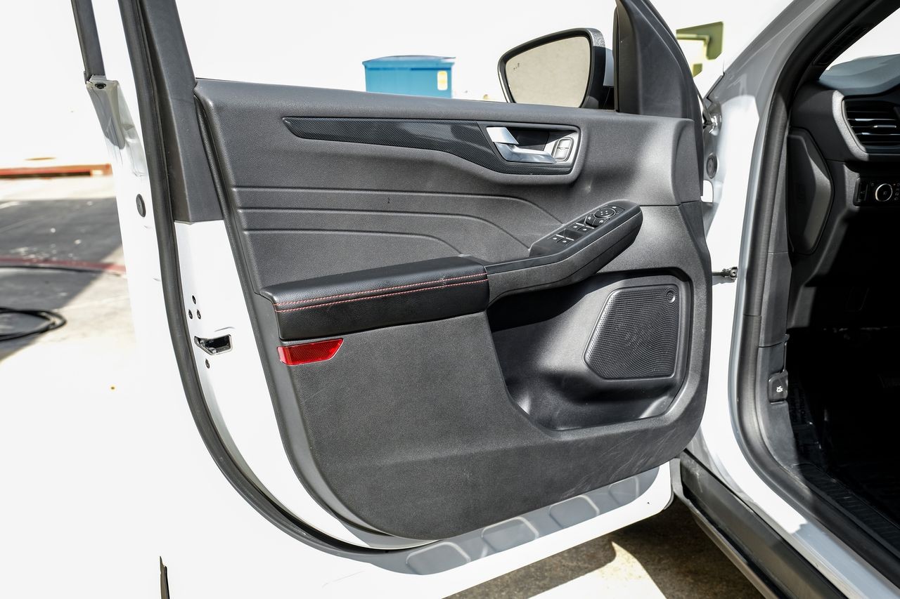 Ford Escape Vehicle Main Gallery Image 38