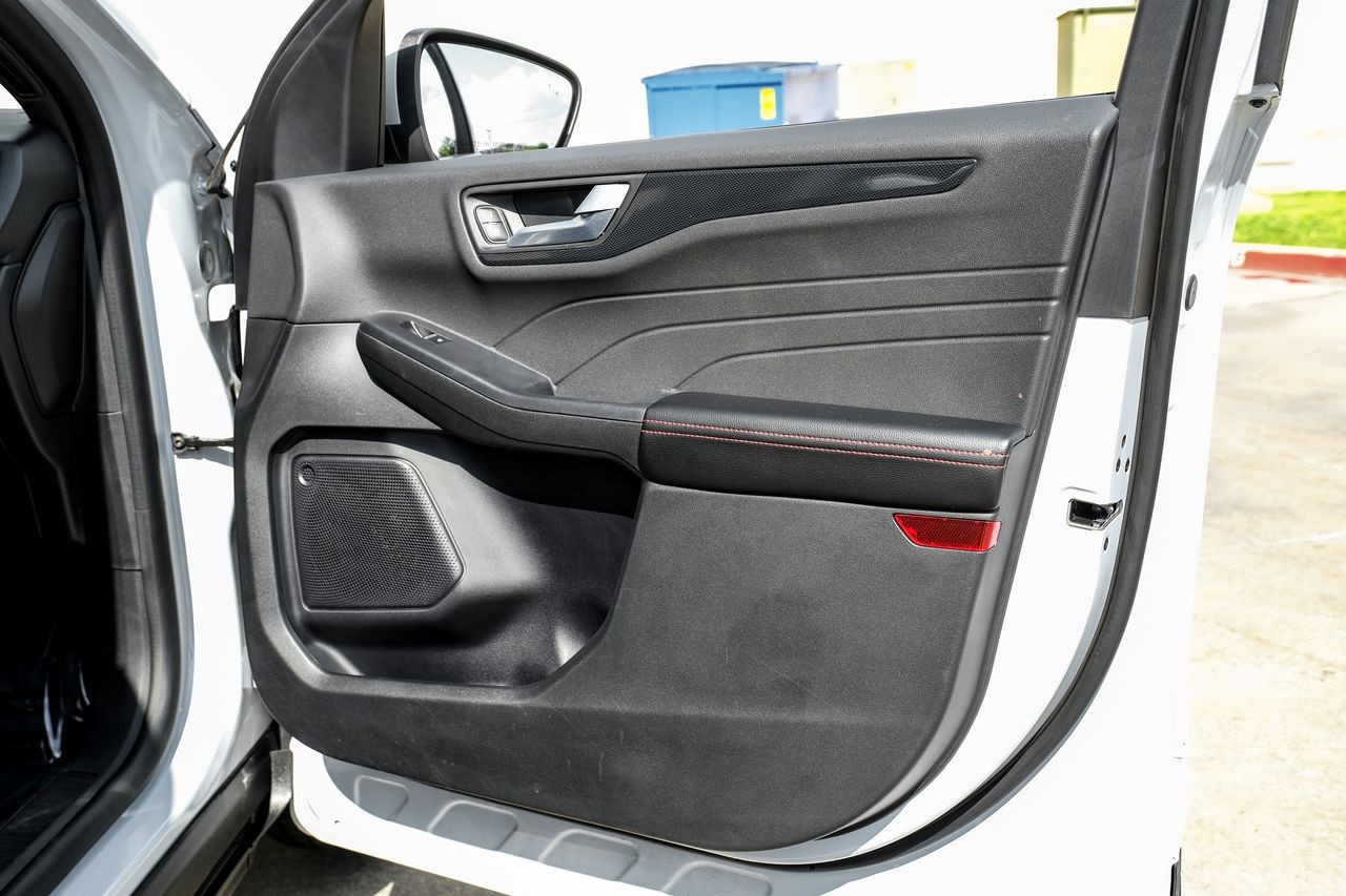 Ford Escape Vehicle Main Gallery Image 40