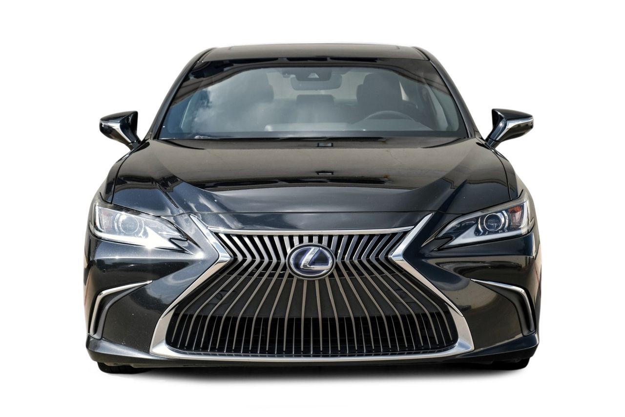 Lexus ES Vehicle Main Gallery Image 06