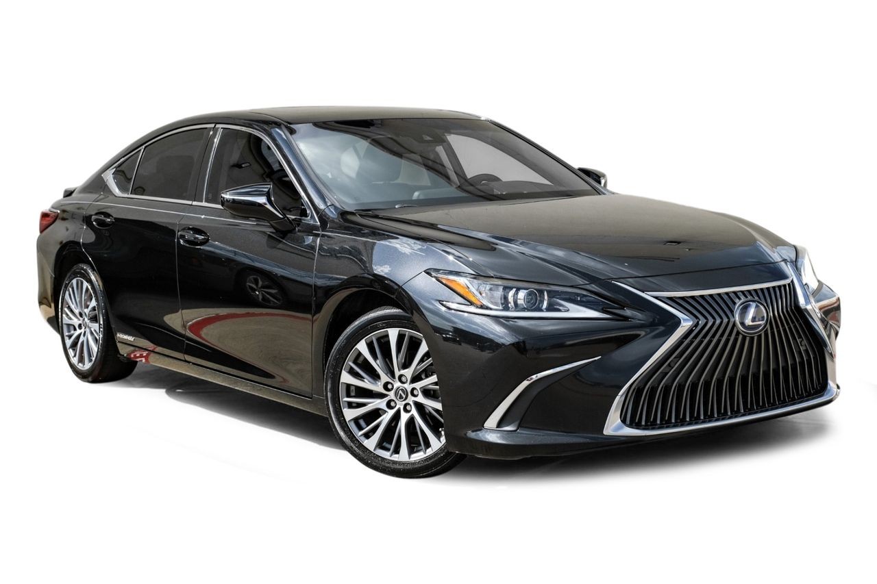 Lexus ES Vehicle Main Gallery Image 07