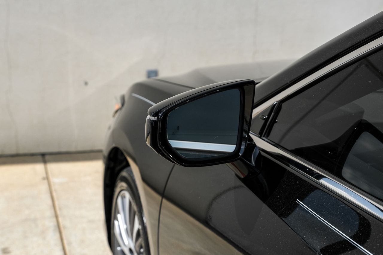 Lexus ES Vehicle Main Gallery Image 42