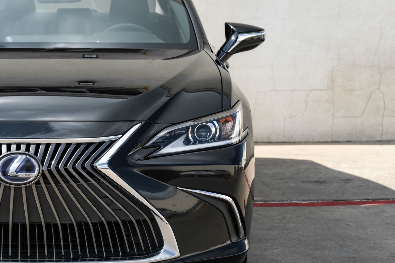 Lexus ES Vehicle Main Gallery Image 47
