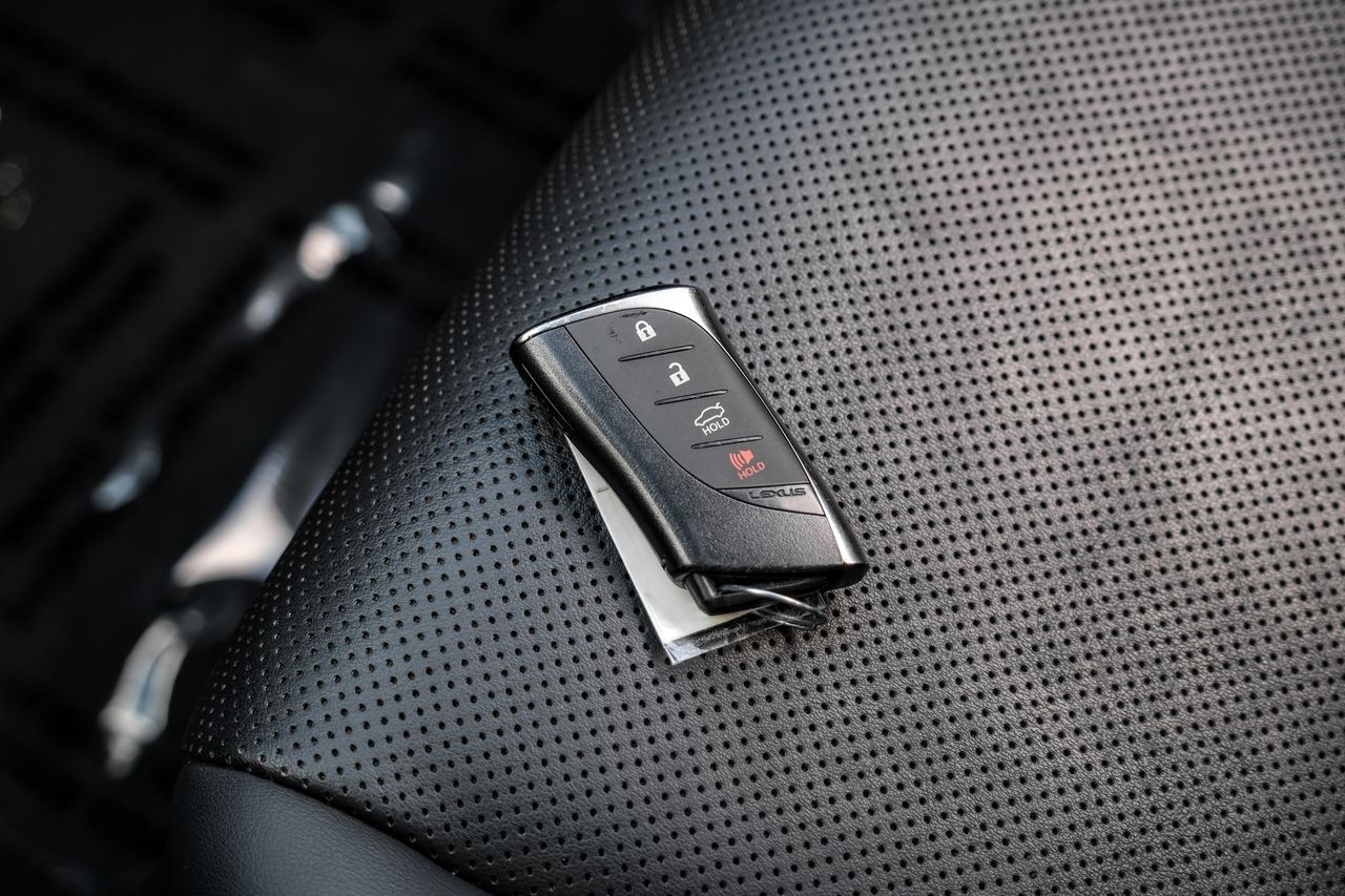 Lexus ES Vehicle Main Gallery Image 55