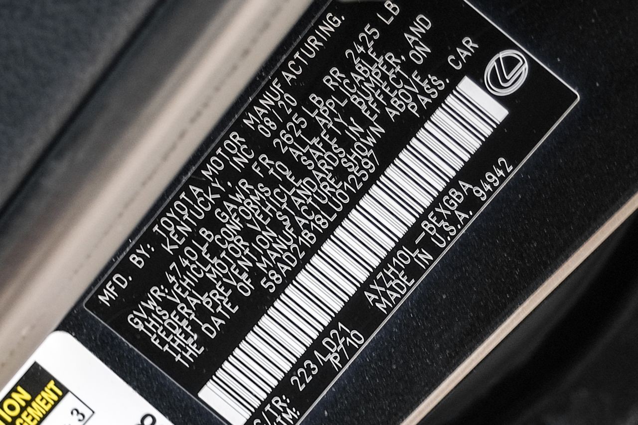 Lexus ES Vehicle Main Gallery Image 56