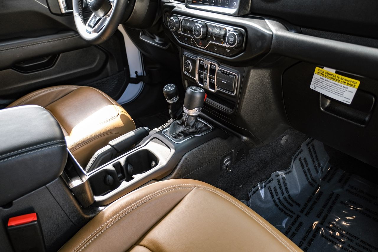 Jeep Wrangler 4xe Vehicle Main Gallery Image 23