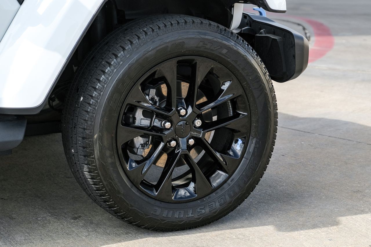 Jeep Wrangler 4xe Vehicle Main Gallery Image 46