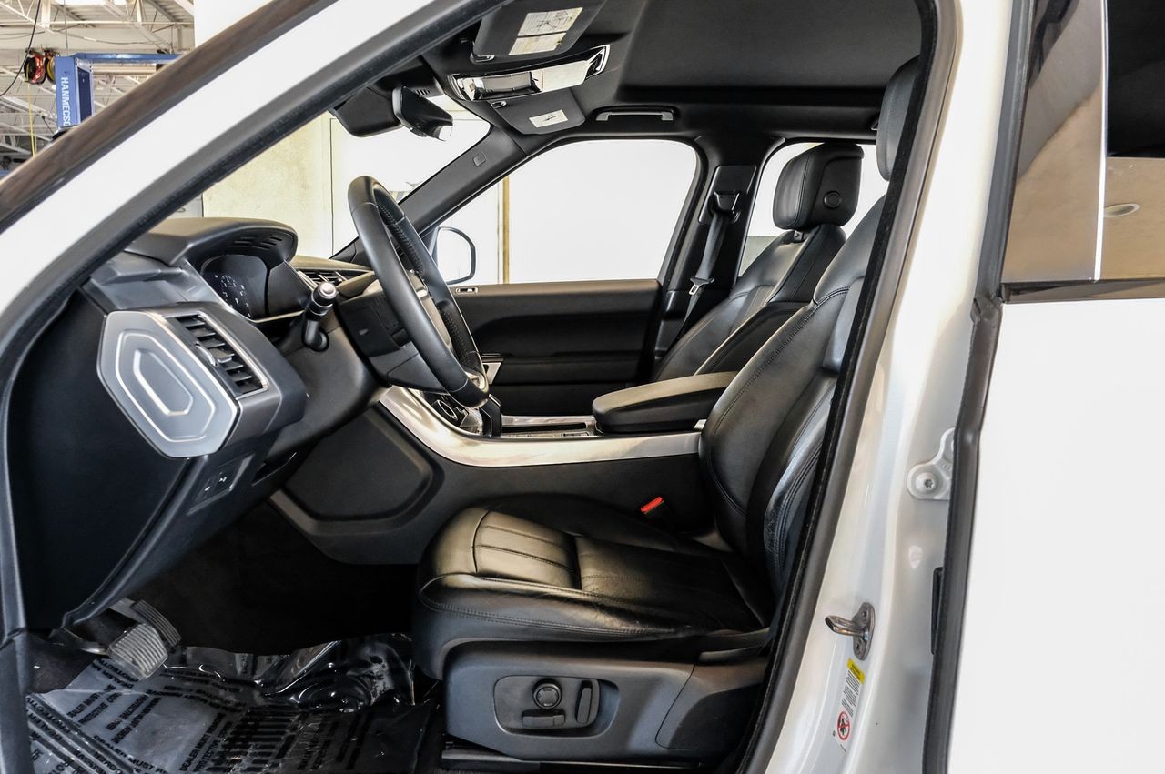 Land Rover Range Rover Sport Vehicle Main Gallery Image 04