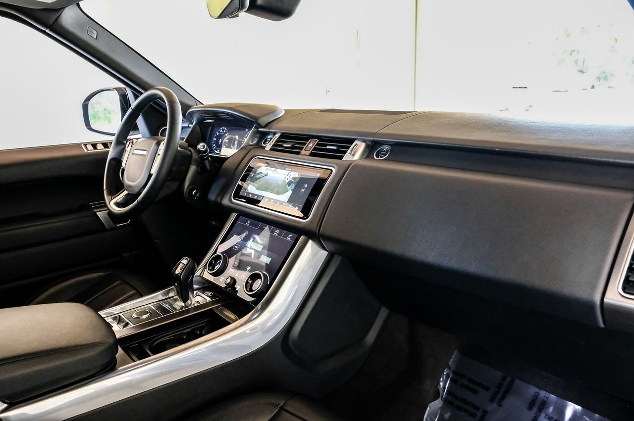 Land Rover Range Rover Sport Vehicle Main Gallery Image 12
