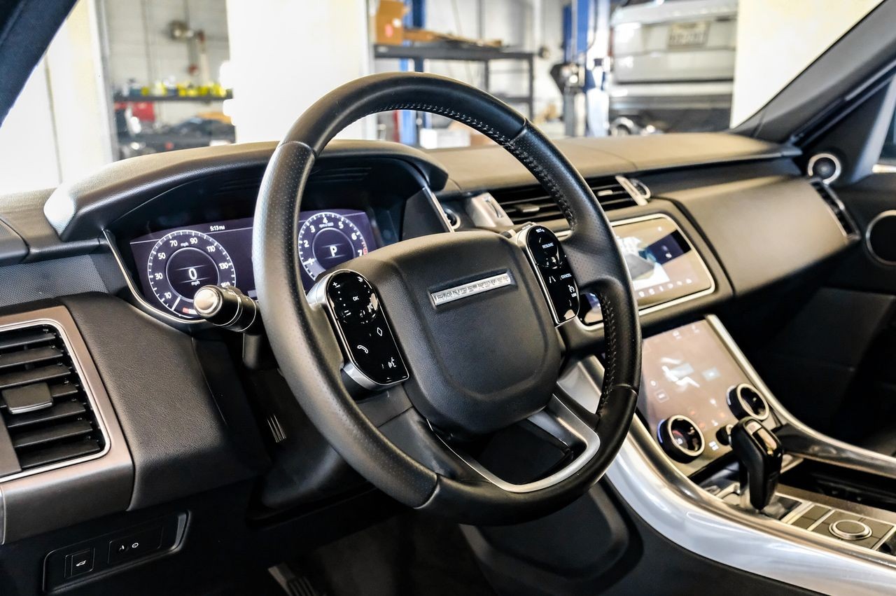 Land Rover Range Rover Sport Vehicle Main Gallery Image 15