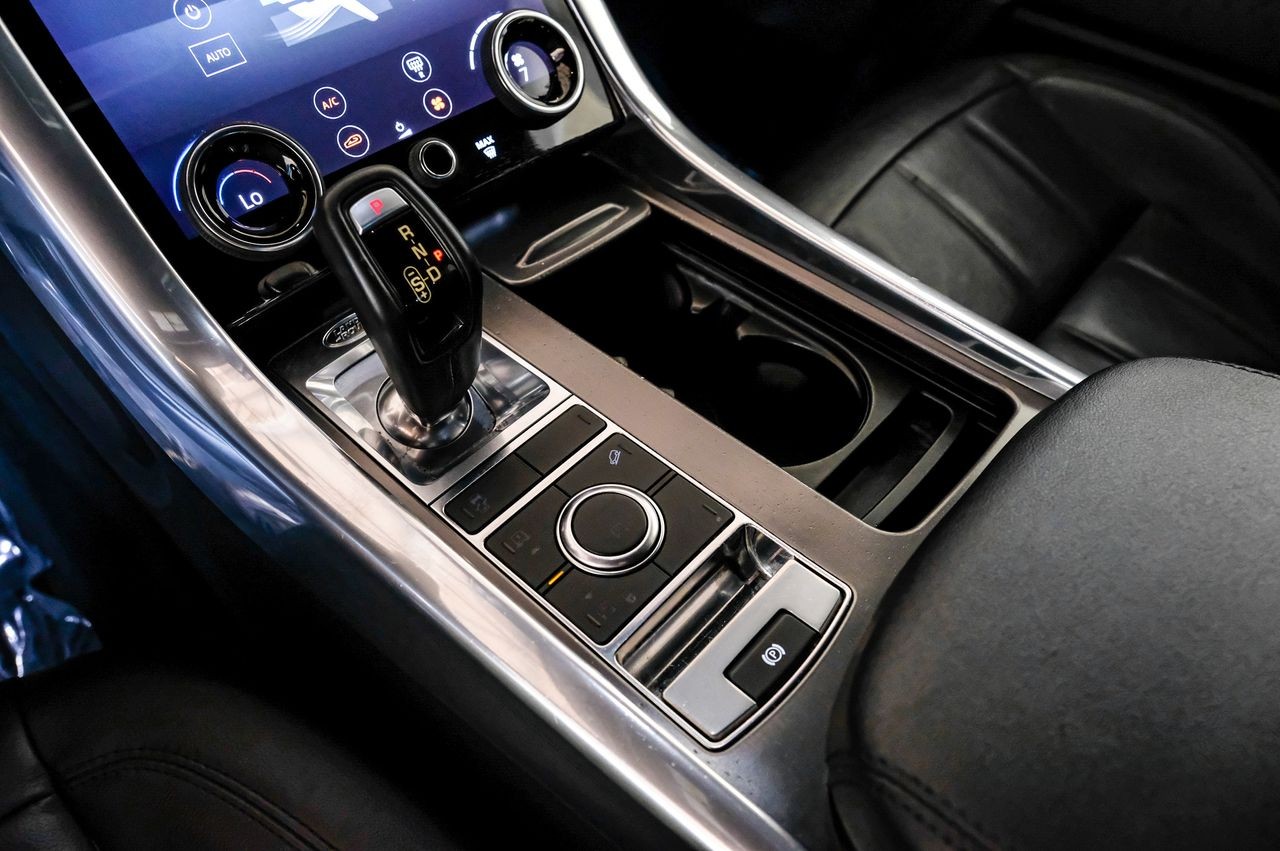 Land Rover Range Rover Sport Vehicle Main Gallery Image 24