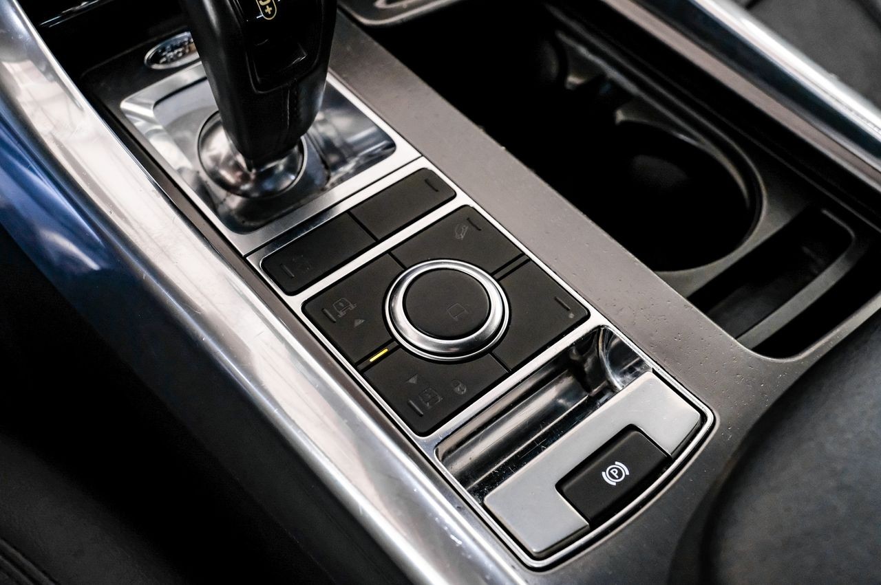 Land Rover Range Rover Sport Vehicle Main Gallery Image 25