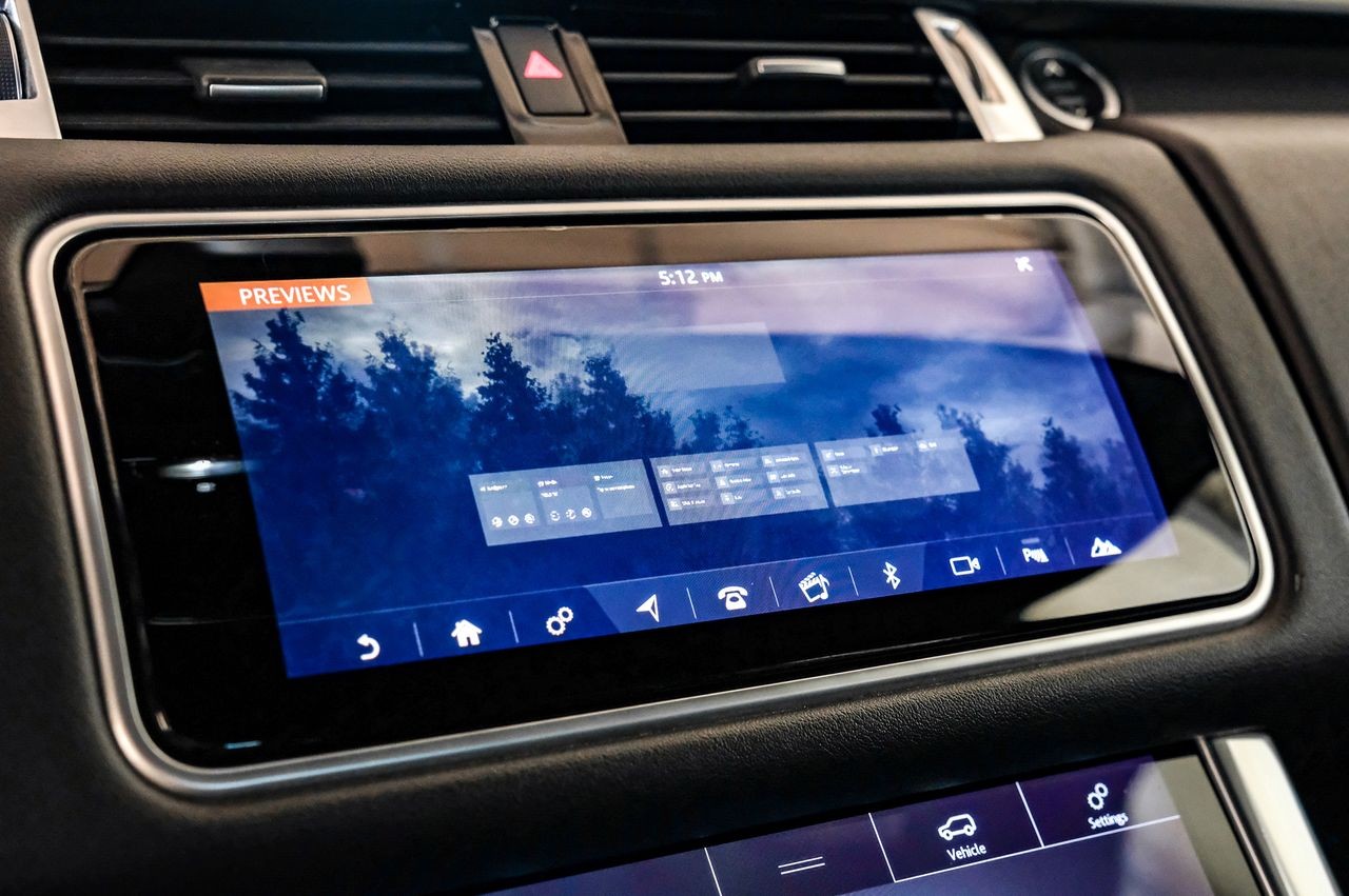 Land Rover Range Rover Sport Vehicle Main Gallery Image 32