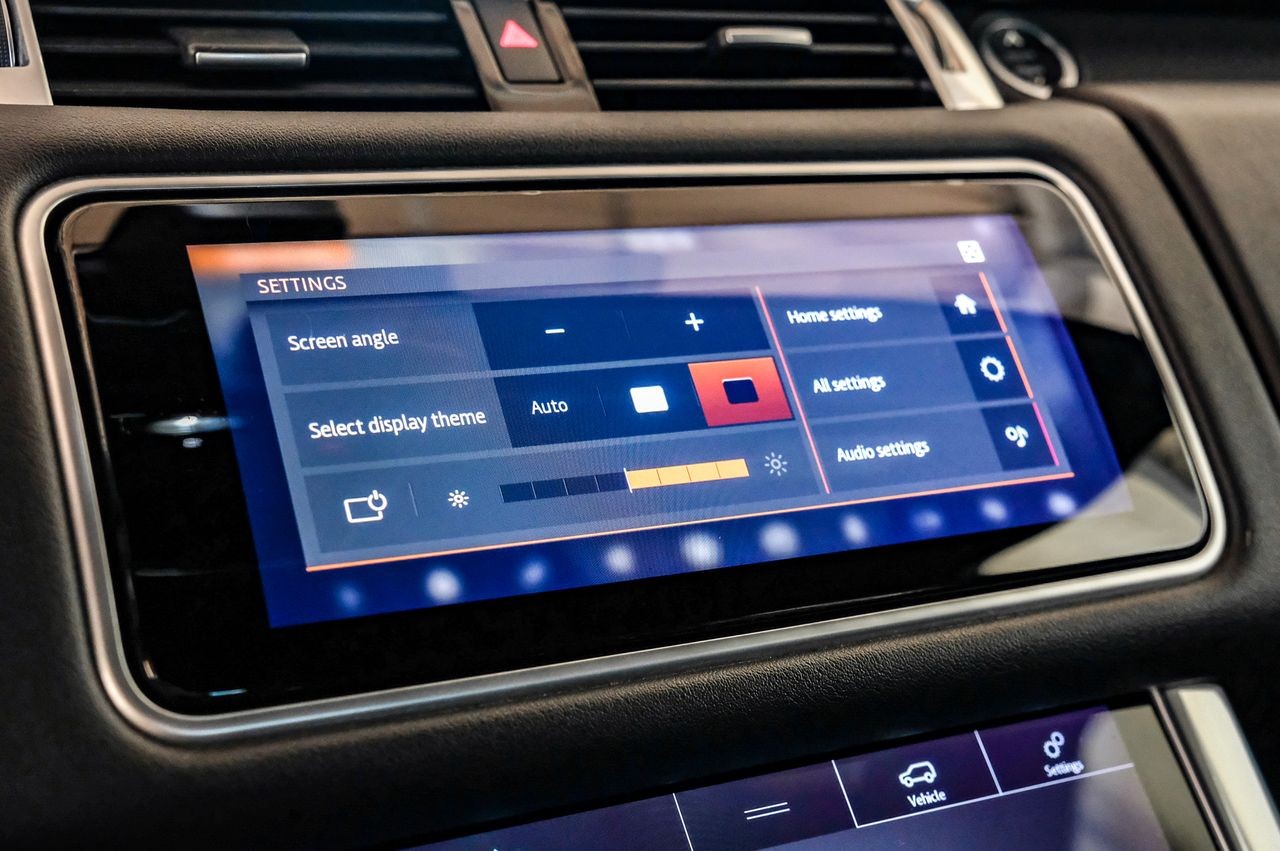 Land Rover Range Rover Sport Vehicle Main Gallery Image 33