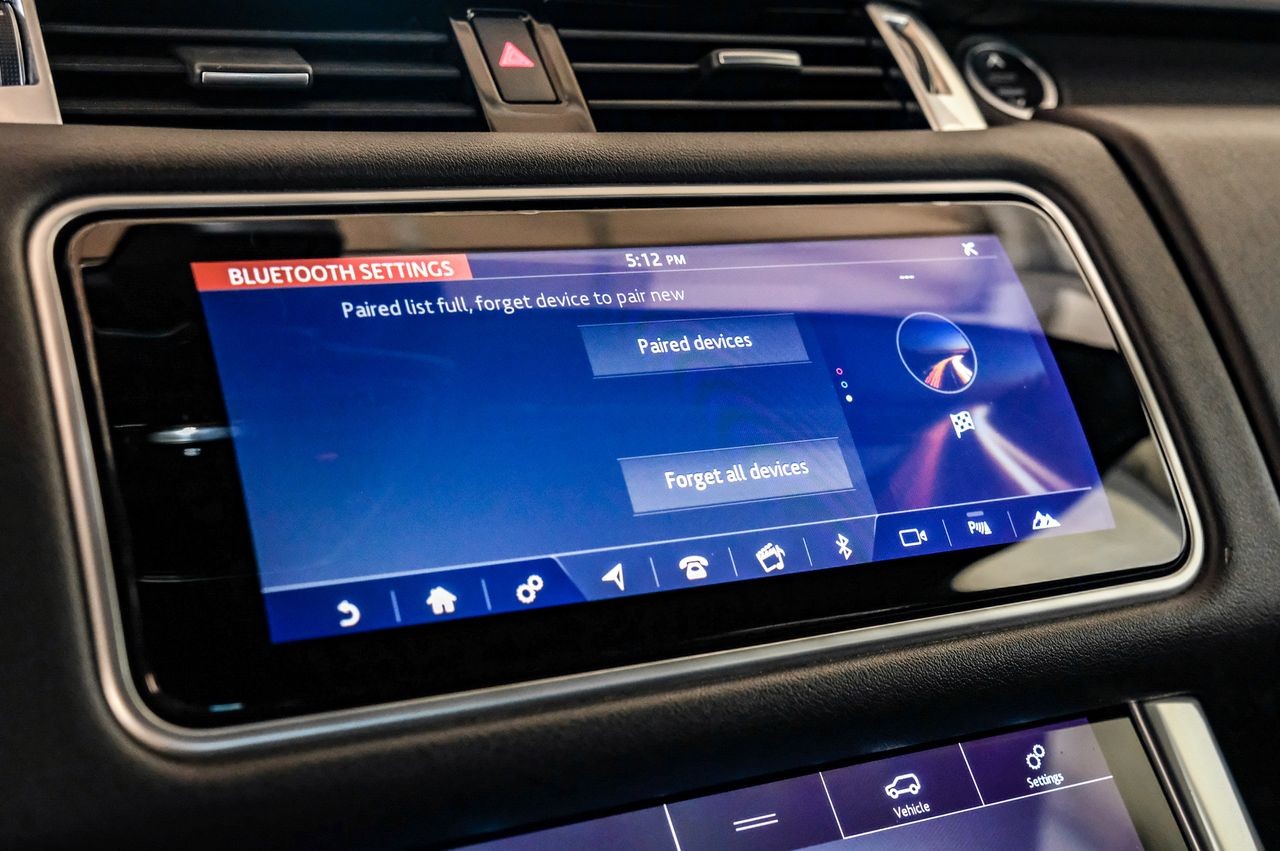 Land Rover Range Rover Sport Vehicle Main Gallery Image 34