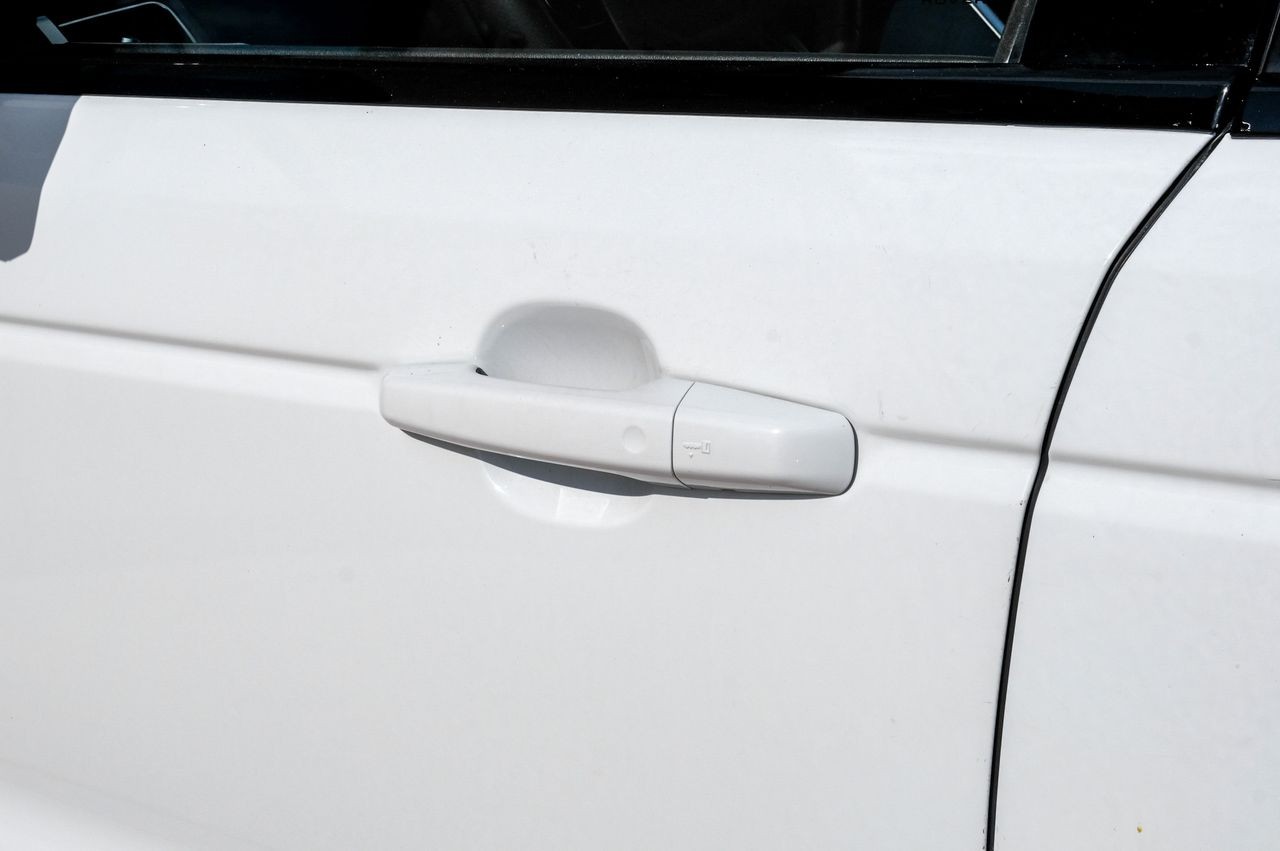 Land Rover Range Rover Sport Vehicle Main Gallery Image 45