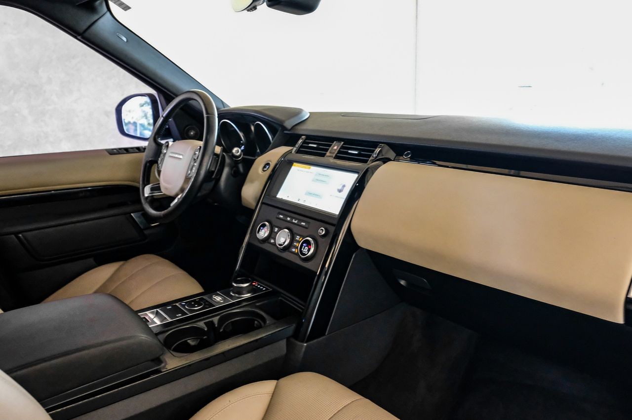 Land Rover Discovery Vehicle Main Gallery Image 13
