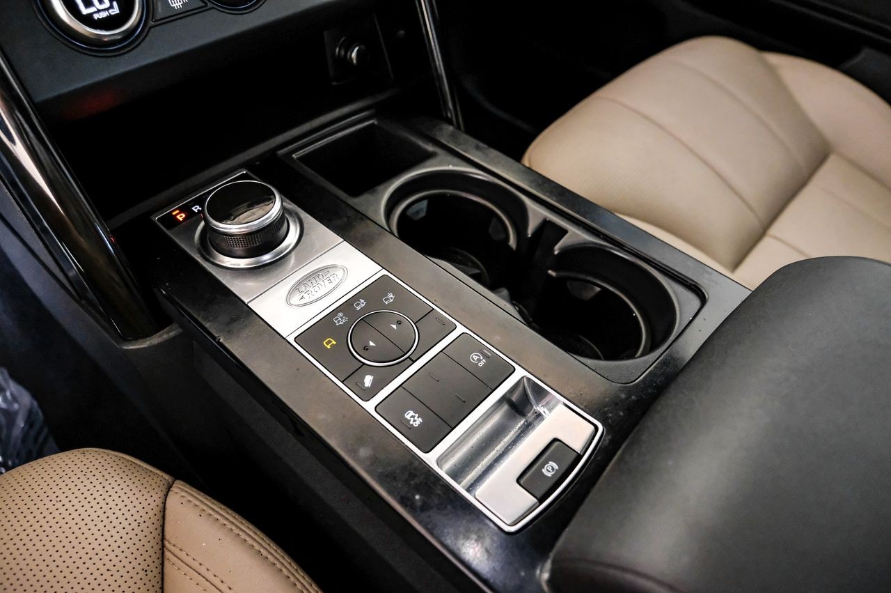 Land Rover Discovery Vehicle Main Gallery Image 24