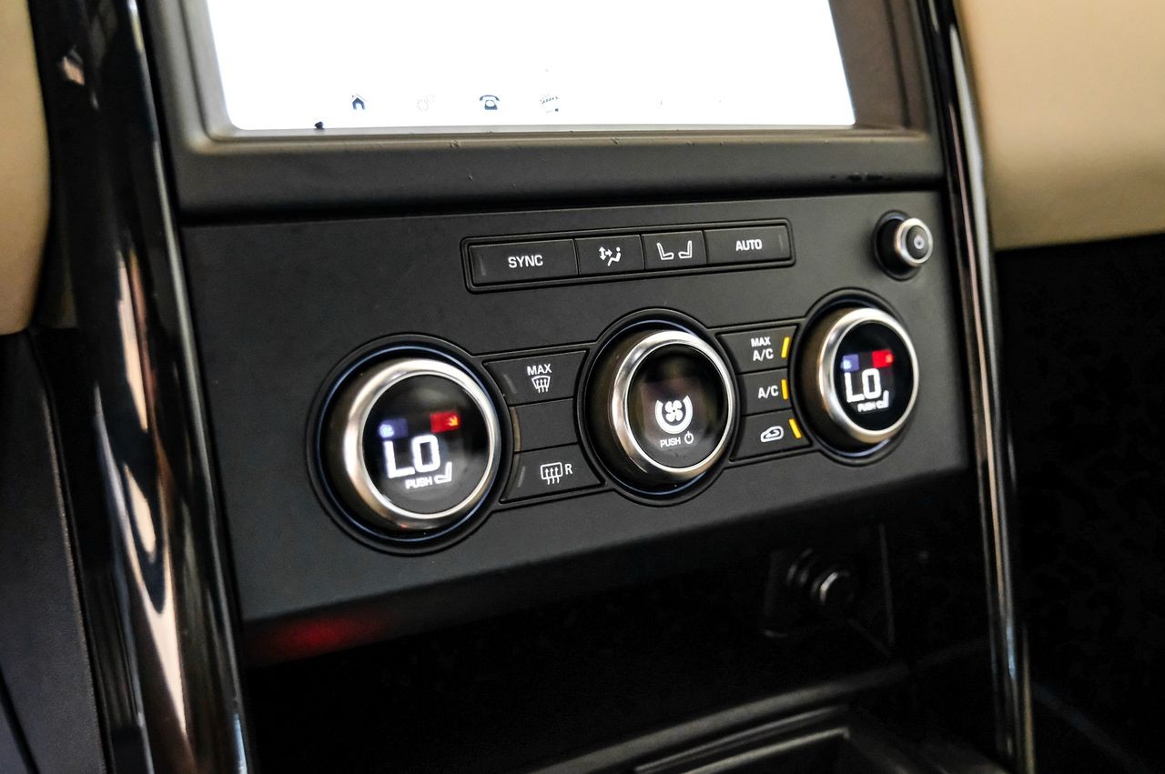 Land Rover Discovery Vehicle Main Gallery Image 27