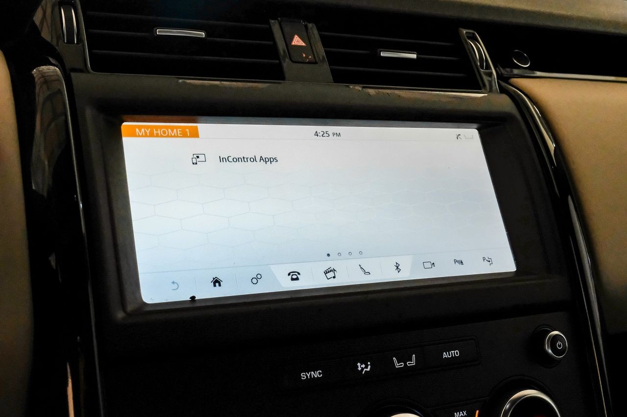 Land Rover Discovery Vehicle Main Gallery Image 29