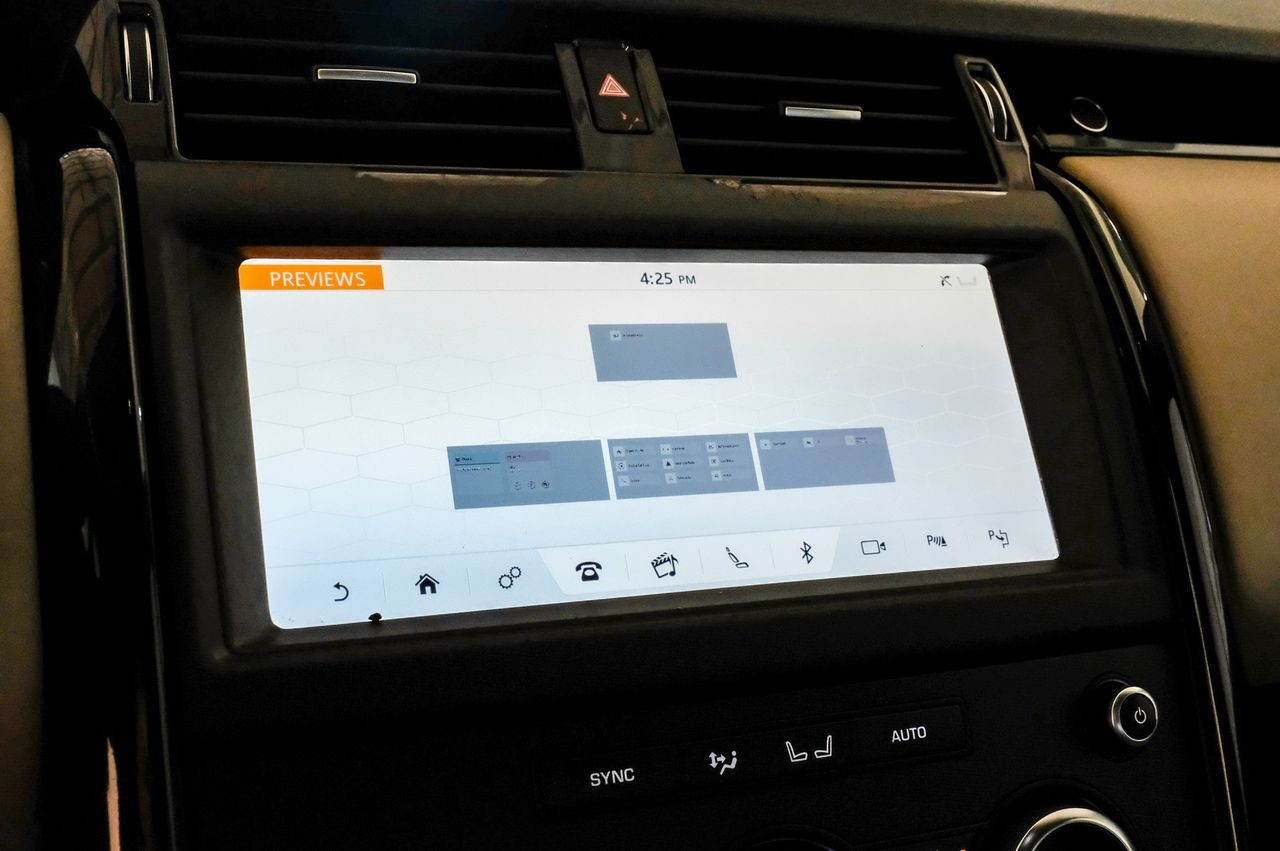 Land Rover Discovery Vehicle Main Gallery Image 30