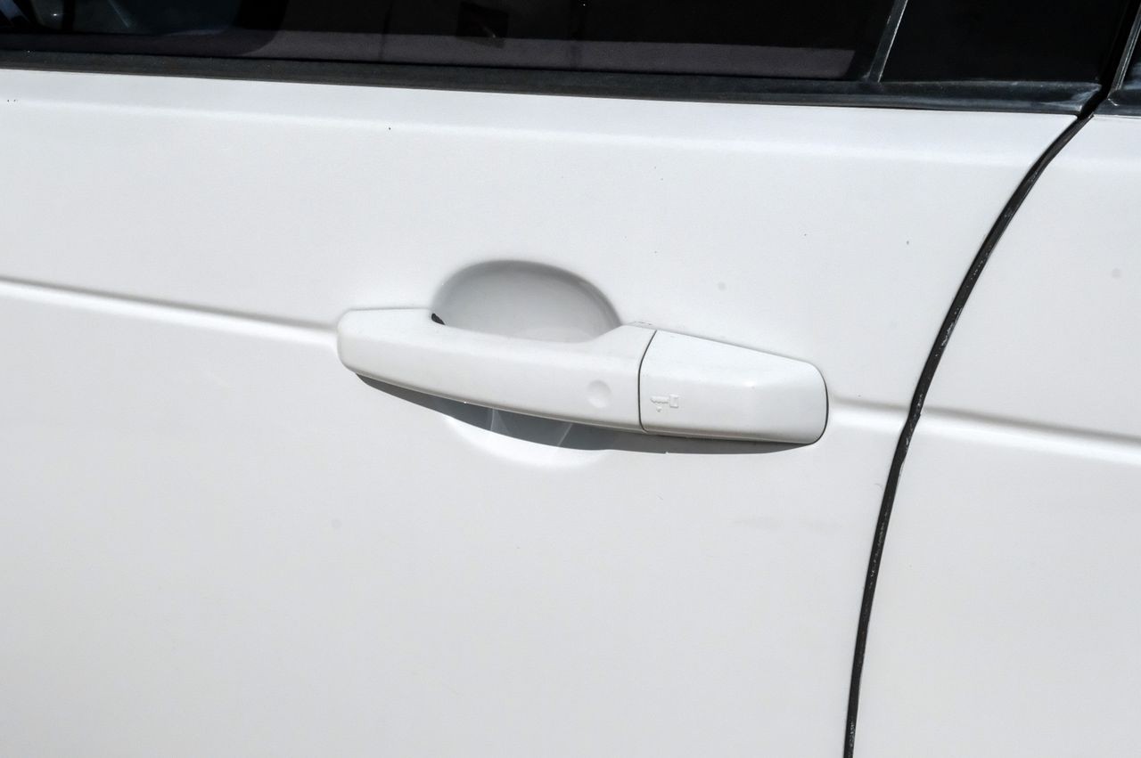Land Rover Discovery Vehicle Main Gallery Image 43