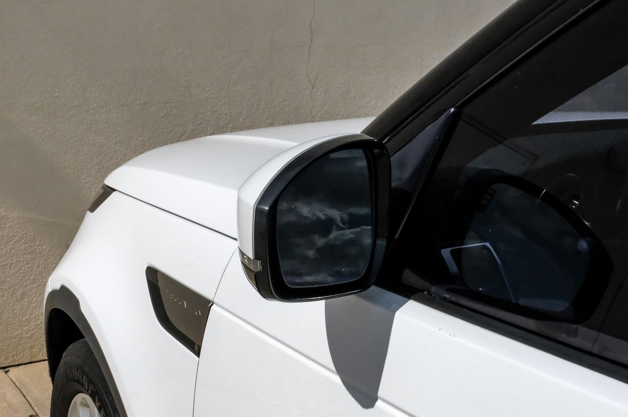 Land Rover Discovery Vehicle Main Gallery Image 44
