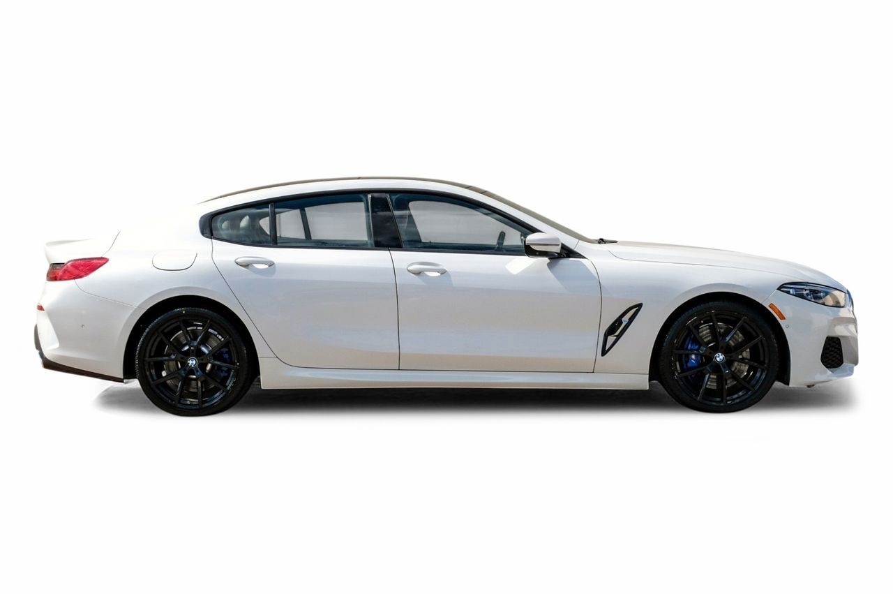 BMW 840i Gran Coupe Vehicle Main Gallery Image 08