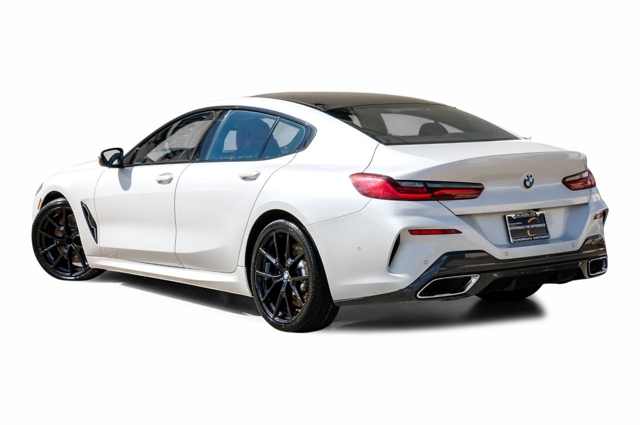 BMW 840i Gran Coupe Vehicle Main Gallery Image 11
