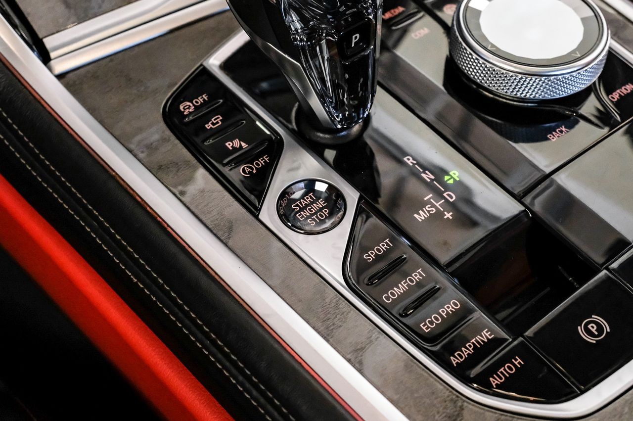 BMW 840i Gran Coupe Vehicle Main Gallery Image 22