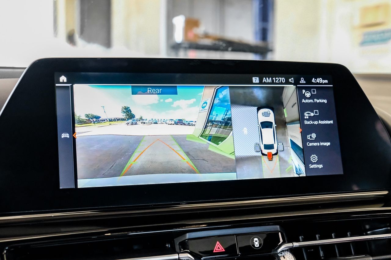 BMW 840i Gran Coupe Vehicle Main Gallery Image 25