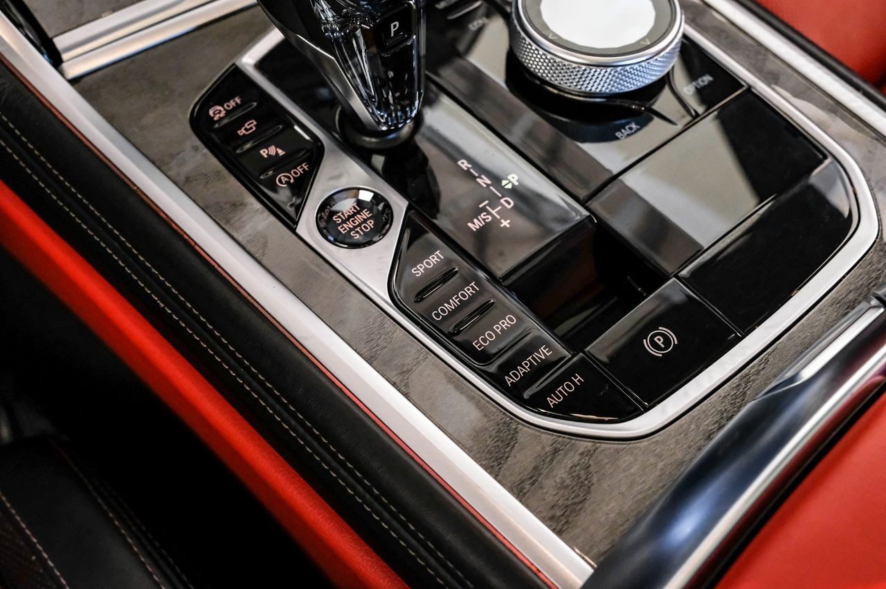 BMW 840i Gran Coupe Vehicle Main Gallery Image 28