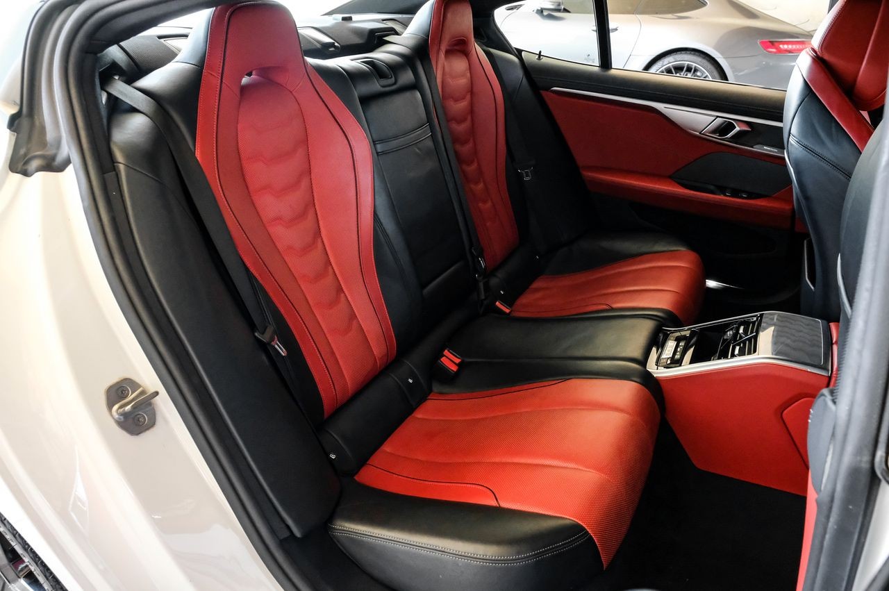 BMW 840i Gran Coupe Vehicle Main Gallery Image 45