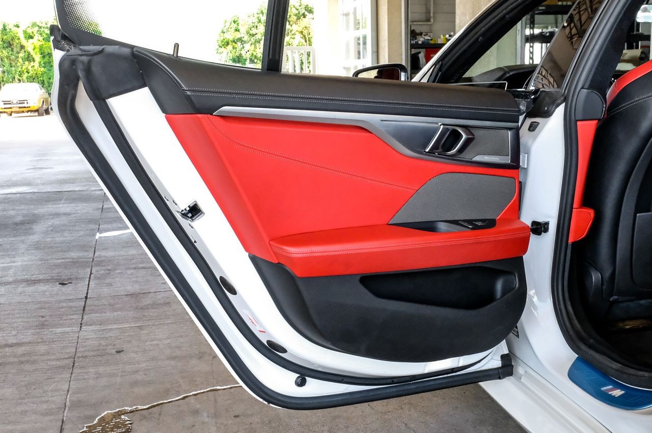 BMW 840i Gran Coupe Vehicle Main Gallery Image 55