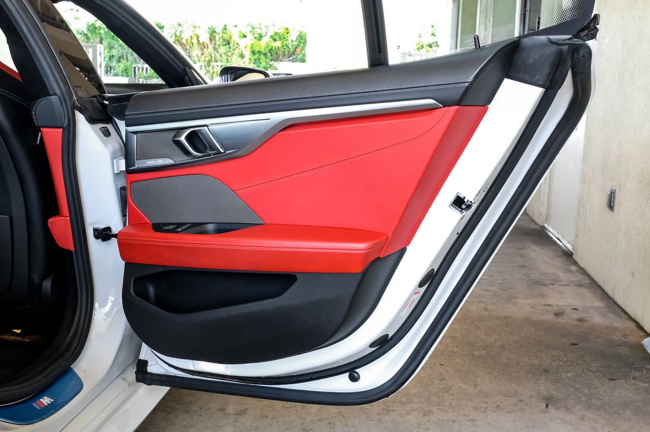BMW 840i Gran Coupe Vehicle Main Gallery Image 56