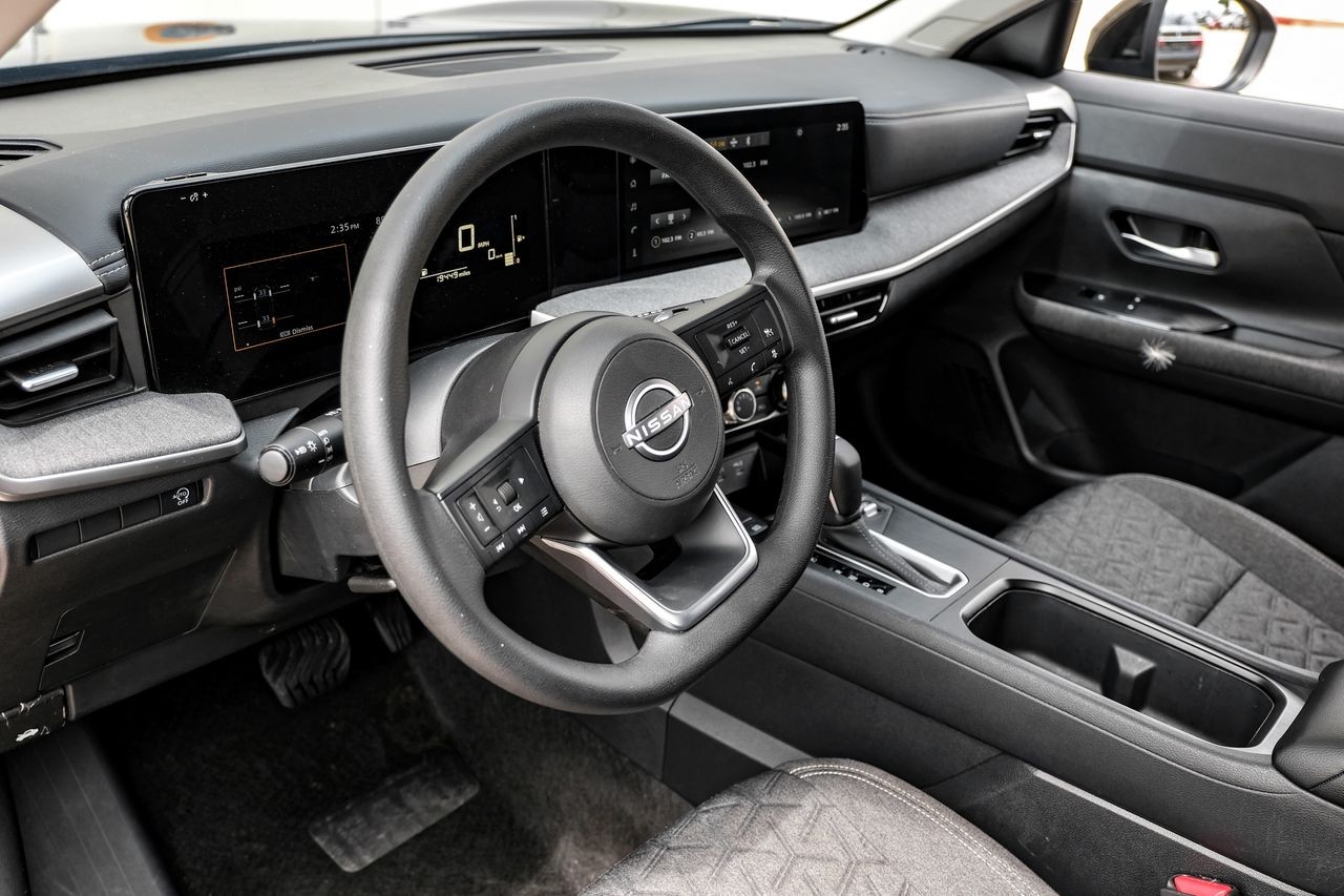 Nissan Kicks Vehicle Main Gallery Image 03