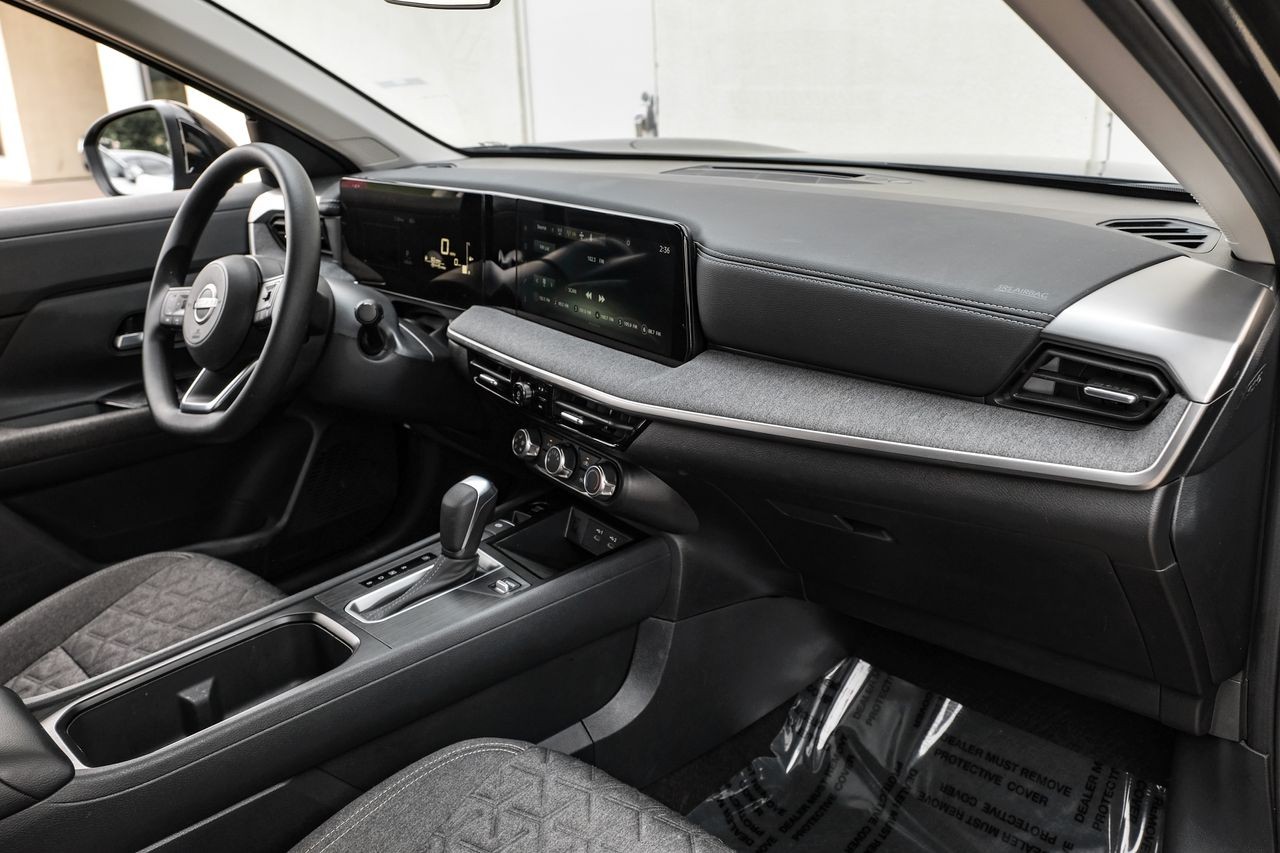 Nissan Kicks Vehicle Main Gallery Image 12