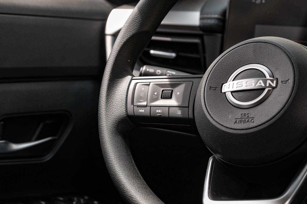 Nissan Kicks Vehicle Main Gallery Image 17