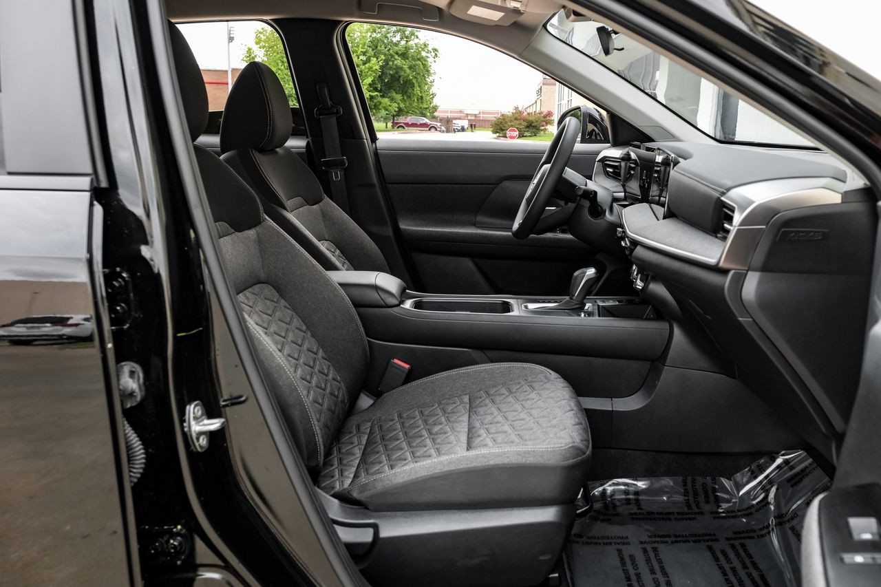Nissan Kicks Vehicle Main Gallery Image 26